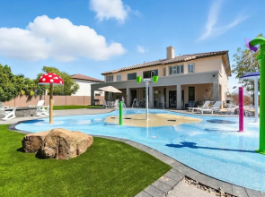 Splash Canyon - Splash Pad & Tons of Games - Gym