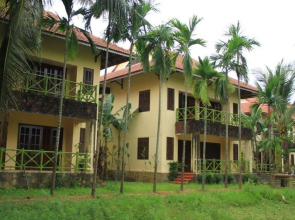 Pho Hoi Riverside Resort