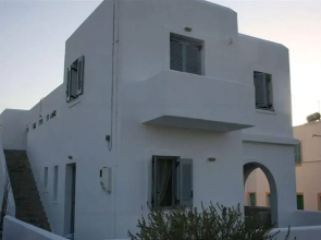 Lazino Studios & Apartments