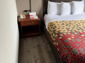 Red Carpet Inn