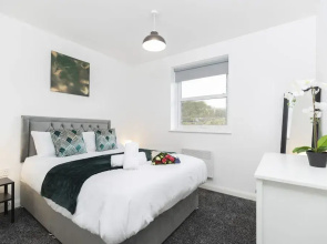 5 Quincy House - 1 Bedroom Apartment
