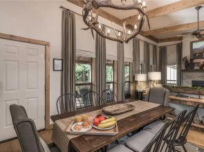 Upper Canyon Lodge - Four Bedroom Cabin with Hot Tub