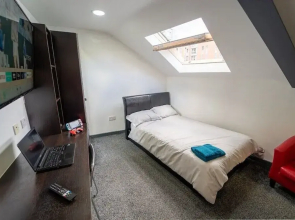 100 Dale Road Studios in Guest House