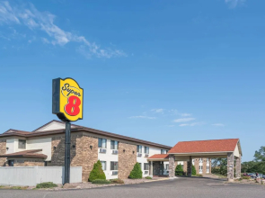 Super 8 Rice Lake