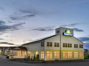 Spark by Hilton Portland Airport Maine Mall