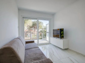 Beachy Vibes- 900m From the Beach
