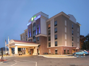 Holiday Inn Express & Suites Hope Mills-Fayetteville Arpt by IHG