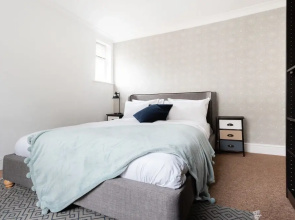 The Emmanuel Orchard - Central 4BDR Home with Parking