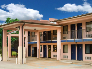 Days Inn by Wyndham Camilla