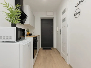 White Studio in City Center by Renters