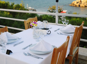 Denizkizi & Denizkizi Royal Hotel