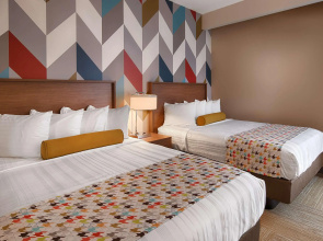 La Quinta Inn and Suites by Wyndham Tulsa Downtown - Route 66