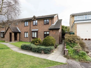 Park View- Close to East Surrey Hospital- Self Contained 2 bed