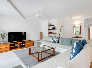 Poolside Apt in Alamanda Beachfront Resort 42