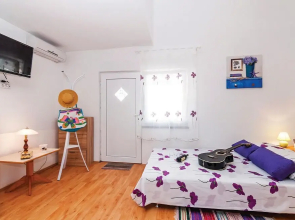 Beautiful Apartment in Vinjerac With 2 Bedrooms and Wifi