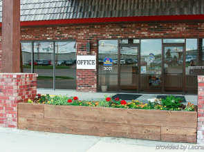Best Western Hospitality House