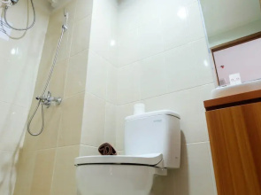 Simple Studio the Oasis Mahogany Apartment