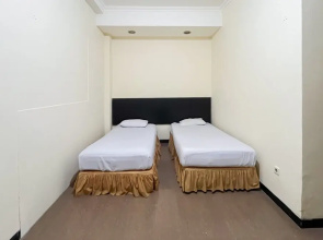 Urbanview Hotel Transit Near Bandara Sultan Hasanuddin