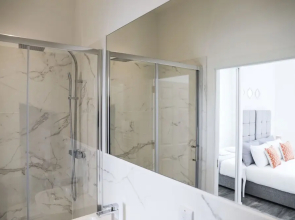 Diamond - King Street Apartment 9b