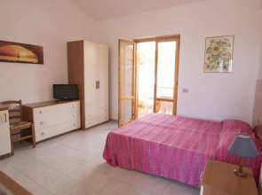Case Vacanza Renella 3 Beds Balcony, Wifi, Self-catering, 200mt From the sea