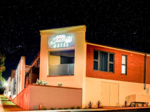 Club Cowra Motel