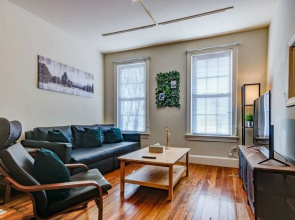 3BR Colonial House w/Parking by CozySuites