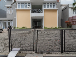 RedDoorz @ Sukahaji Street Bandung