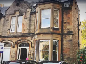 Allison House 16 Guesthouse