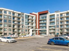 4BR 3BA Townhouse on Lake Ontario Free Parking Gym 4