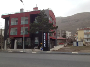 Doctor House Residence