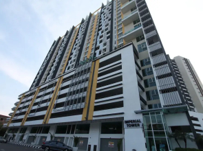 Ian's Majestic Condo