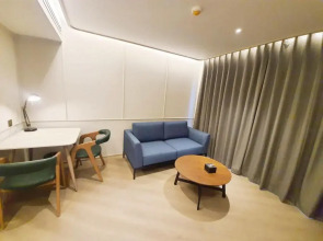 The Quart Ruamrudee by UHG