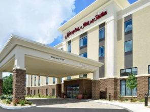 Hampton Inn & Suites Cincinnati-Mason