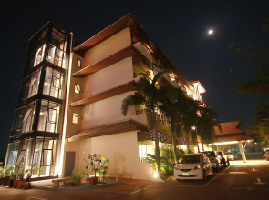 Narakul Resort Hotel