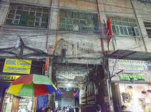 OYO Flagship 3352 Krishna Guest Lines Bagri Market