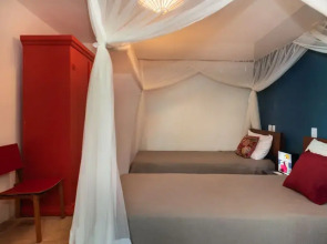 Vila do Outeiro em frente a praça da igreja