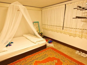 Chezmoi Handicraft & HomeStay