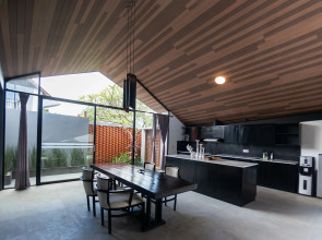 Lealands Villa By Zuzu