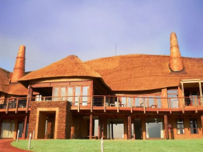African Hills Safari Lodge & Spa