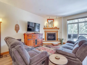 Ski & Explore: Silverthorne Gem w/ Hot Tub Access!