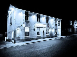 Henri's Bar Brasserie and Rooms
