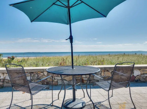 Walk to Ocean & Pier: Prime OOB Condo!