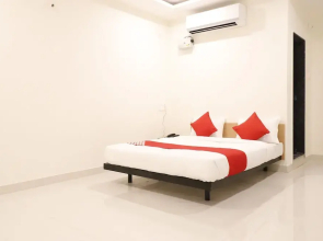 Collection O 81759 Hotel 7 Treats