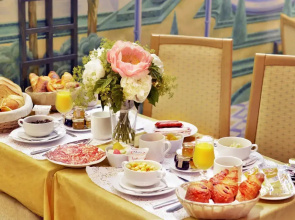Hôtel Suites Unic Renoir Saint Germain