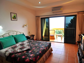 Baan Karon Hill Phuket Resort