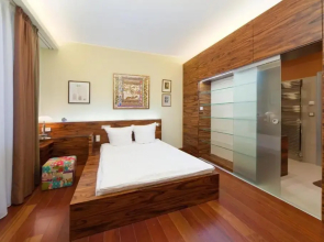 Merchant Rooms & Apartments