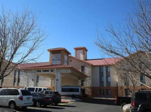 Red Lion Inn & Suites Denver Airport