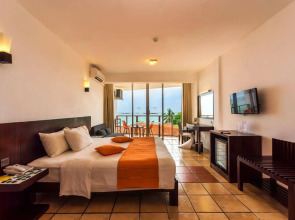 Calamander Unawatuna Beach