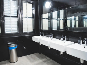 Wink @ Mosque Street