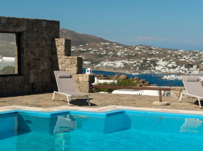 Carmelita Villa by Stylish Stay